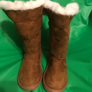 Rampage Girls fur and Suede boots. size 12